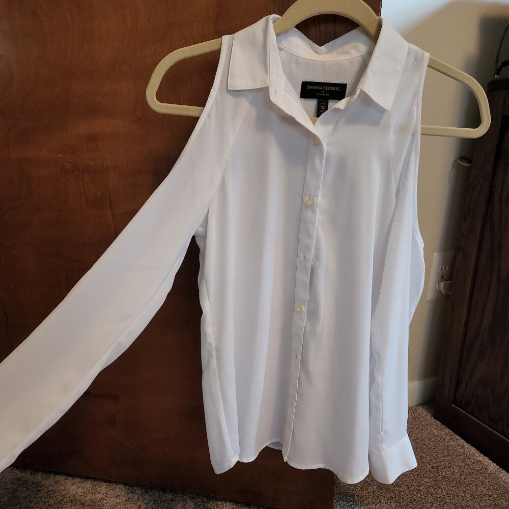 White, long-sleeve, cold-shoulder Banana Republic blouse